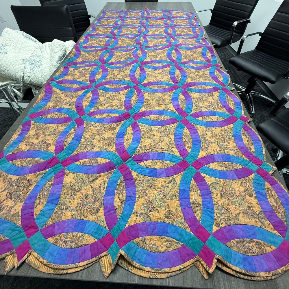 Handmade Double Wedding Ring Quilt Paisley Patchwork Scalloped Edge 88x100